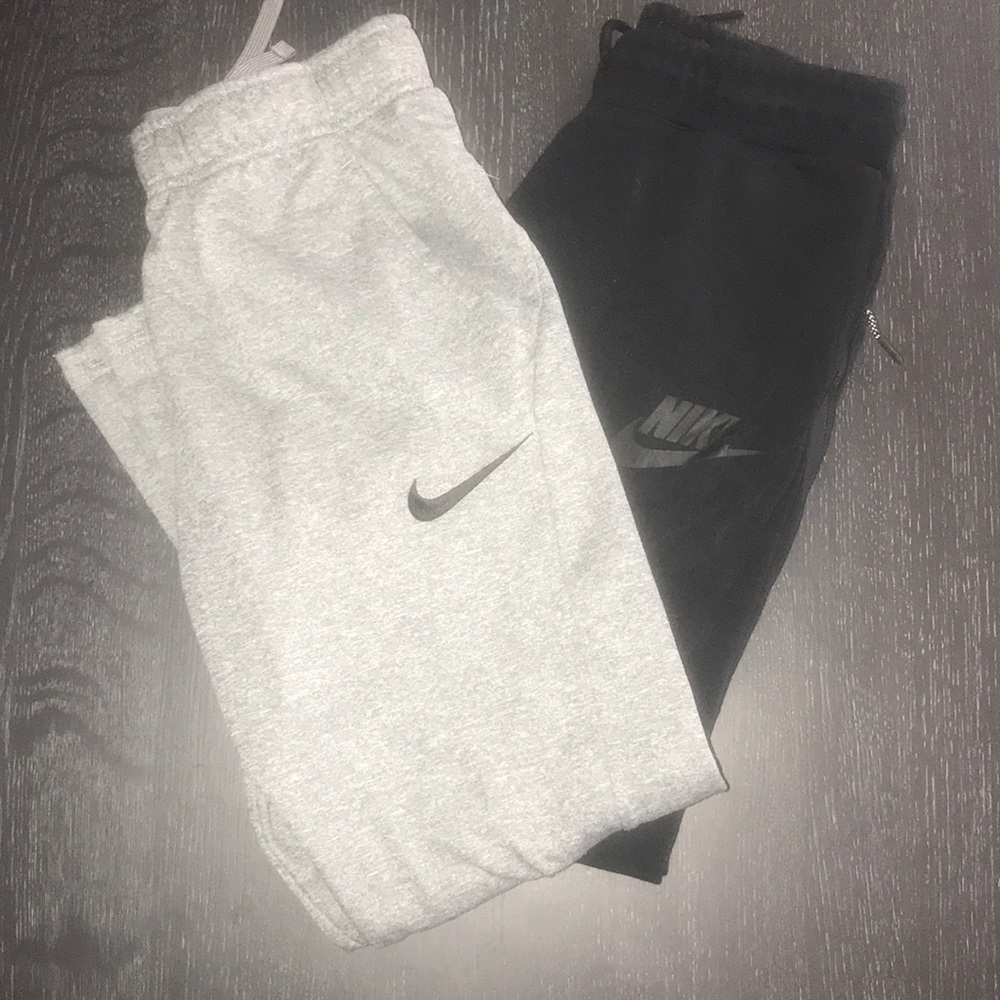 2 pairs of Nike boys sweatpants